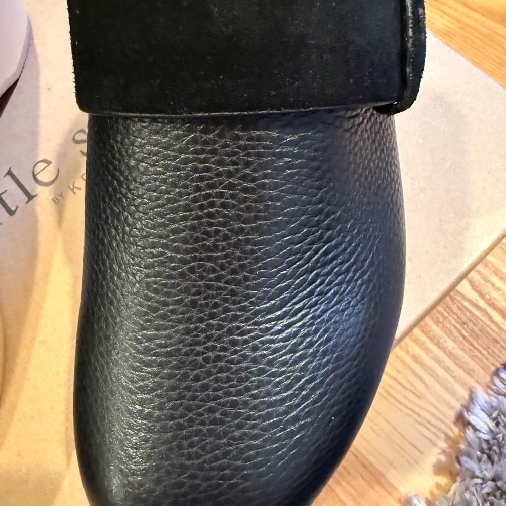Henley Clog Gentle Souls by Kenneth Cole. Women’s black leather/suede. Size 6.5. - Picture 11 of 13